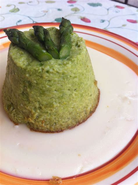 tortini di verdure monoporzione guarniti con crema al gorgonzola