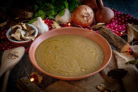 passaggi della preparazione della crema di funghi con verdure