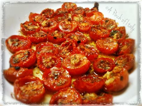 tortini di pomodori confit pronti per essere serviti