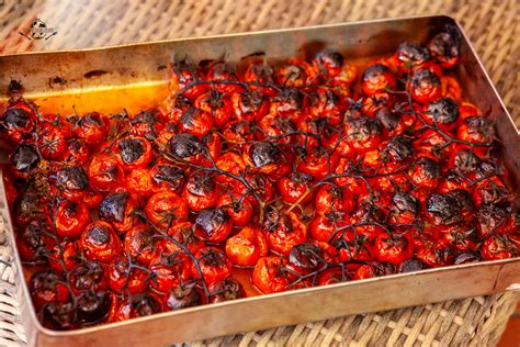 pomodorini arrostiti in forno, leggermente appassiti