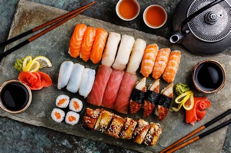 Illustrazione comparativa delle diverse evoluzioni del sushi in Giappone