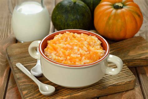Zucca in padella che inizia a diventare cremosa