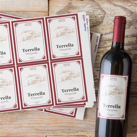 Bottiglie di vino Sopravvento con etichette che richiamano la musica