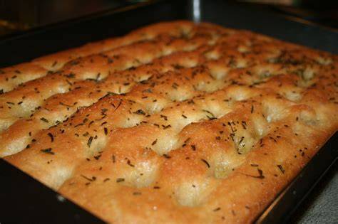 Schema dei passaggi principali della preparazione della focaccia con il Bimby.