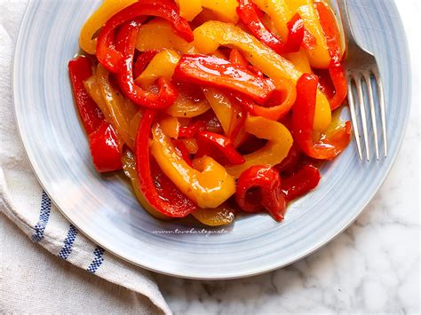 peperoni che saltano in padella