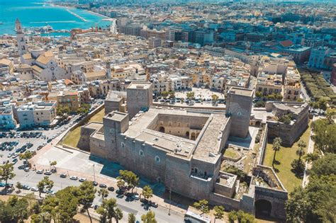 Illustrazione storica del Castello Svevo di Bari