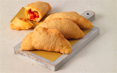 Un panzerotto fritto e dorato