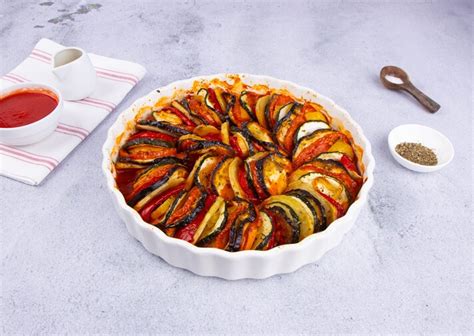 confronto visivo tra caponata e ratatouille