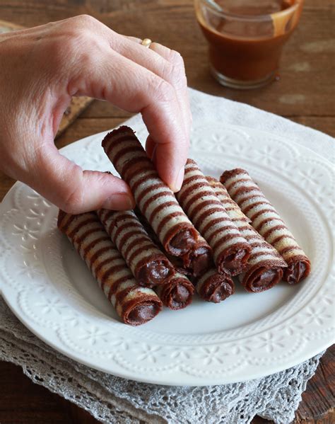 Michelettes, sigarette dolci bicolore riempite di ganache