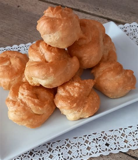 Bignè appena sfornati e dorati