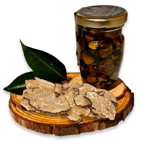 Nocciole intere e spezzate con scaglie di tartufo