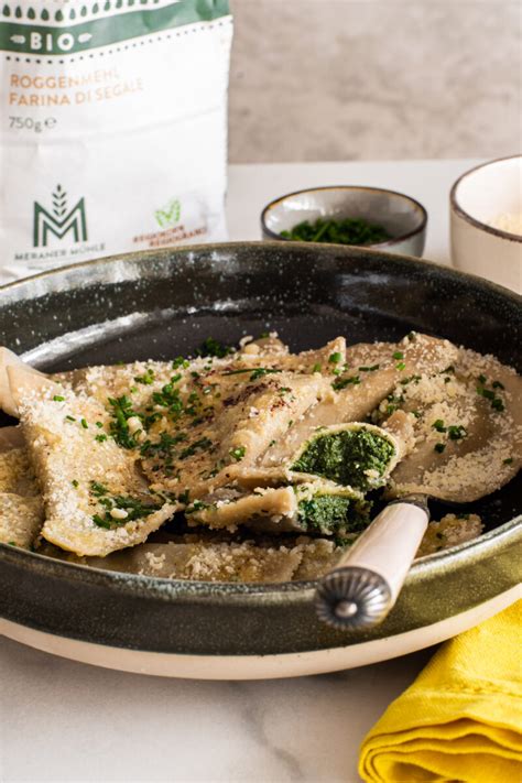 Immagine degli ingredienti per il ripieno degli Schlutzkrapfen