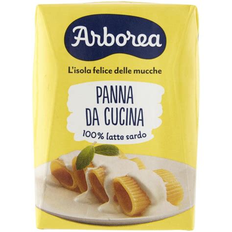 Una bottiglia di Panna da Cucina UHT Arborea, con etichetta che evidenzia la provenienza 