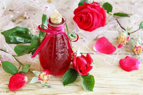 Infografica: Passaggi per la preparazione dello sciroppo di rose