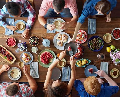 Illustrazione che rappresenta la convivialità a tavola