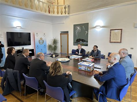 Erminio Manzi durante un incontro sindacale