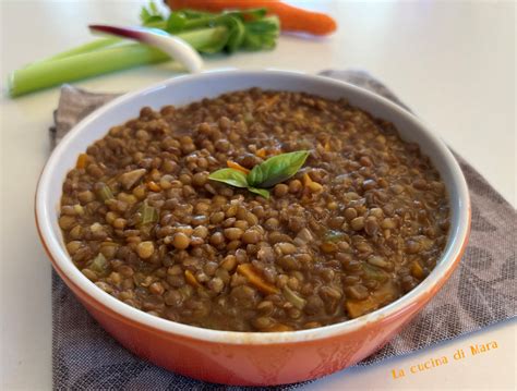 Ingredienti base per le lenticchie in umido con Bimby