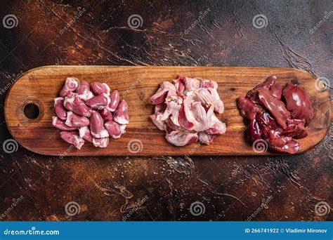 Illustrazione delle diverse frattaglie di pollo (cuore, fegato, ventriglio, stomaco)