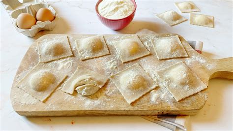 Schema dei passaggi per la preparazione della pasta fresca per ravioli