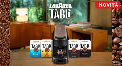 Schema di funzionamento della macchina da caffè Lavazza Tablì, evidenziando l'inserimento della tab e il processo di erogazione.