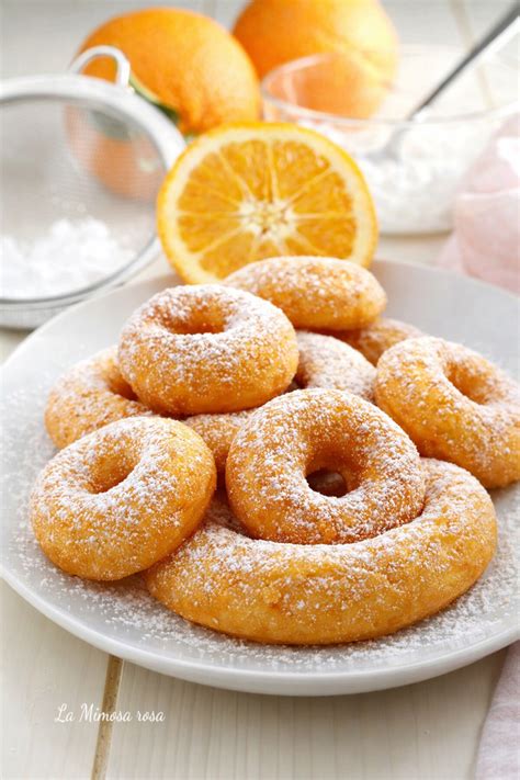 Mini ciambelle allo yogurt con zucchero a velo