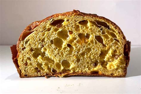 Dettaglio della struttura interna di un panettone artigianale