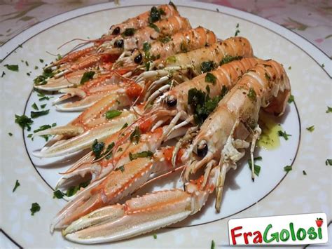 Immagine di scampi cotti alla griglia, marinati e pronti per essere serviti