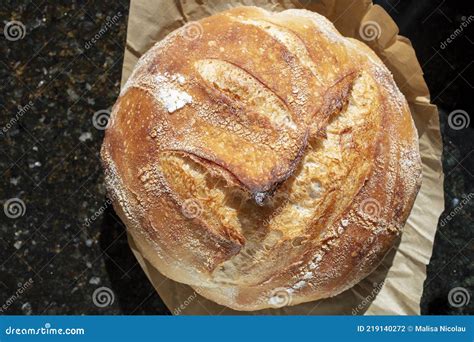 Immagine di pane pugliese appena sfornato