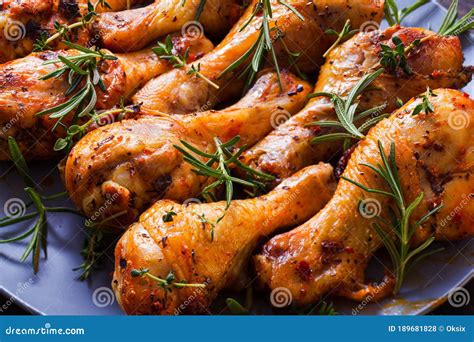 Cosce di pollo tandoori con erbe fresche