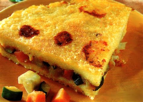 Ingredienti freschi per la focaccia di polenta