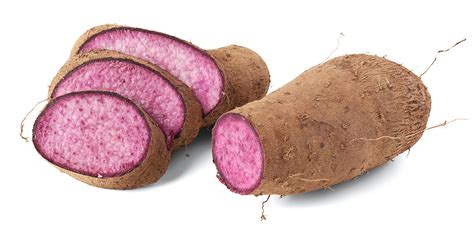 un piatto colorato a base di ube, mostrando il suo vibrante colore viola