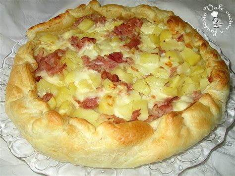 Torta salata con prosciutto cotto, mozzarella e patate