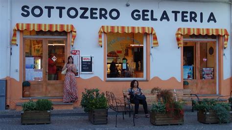 Foto della facciata della Gelateria Sottozero