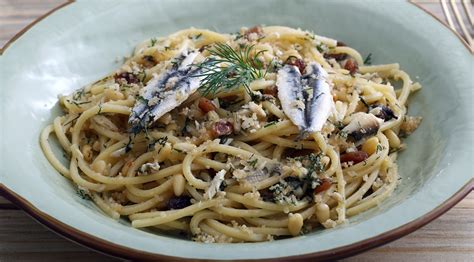 piatto di pasta con le sarde e acciughe di Sciacca