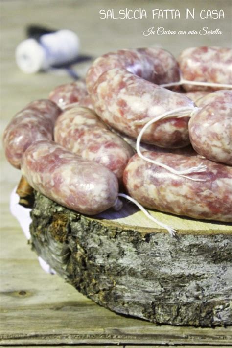 Ingredienti per la preparazione della salsiccia fatta in casa
