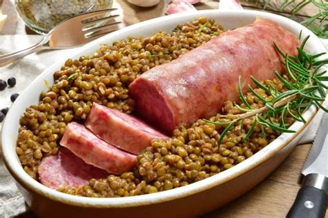 infografica comparativa tra le diverse ricette di cotechino e lenticchie