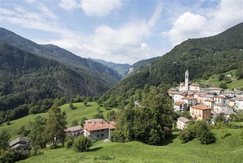 Antica contrada di Salzana in Val Taleggio