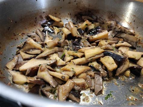 Soffritto di funghi in padella