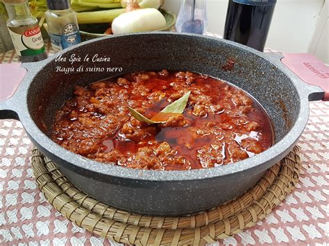 Casseruola con ragù di suino nero dei Nebrodi in cottura lenta