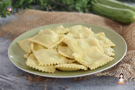 Ravioli di zucchine pronti per la cottura