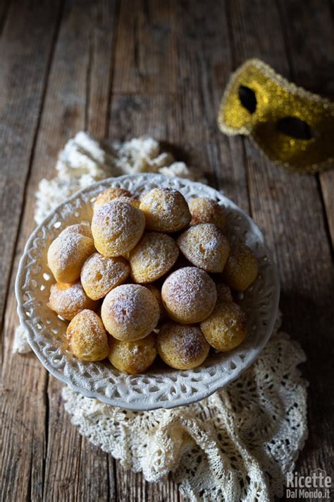 Immagine di frittelle al forno soffici e dorate