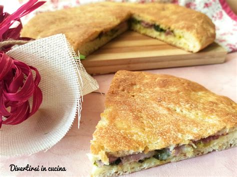 assemblaggio della focaccia ripiena