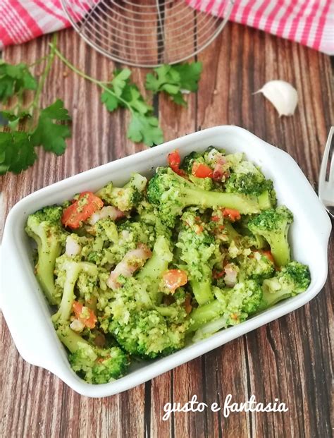 Padella con broccoli saltati e pancetta croccante