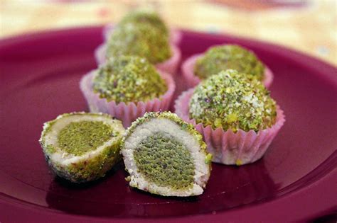 Preparazione dei pistacchi tritati per la ricetta