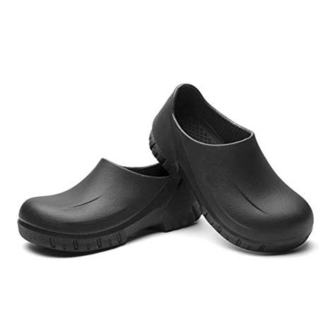 Schema comparativo delle caratteristiche delle scarpe da cuoco: comfort, sicurezza (antiscivolo, protezione), igiene (lavabilità, HACCP), traspirabilità.