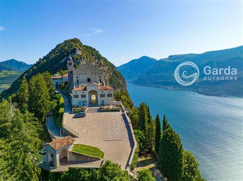 Vista panoramica sul Lago di Garda dall'Hotel La Limonaia