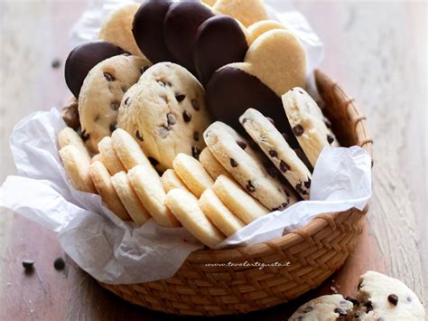 Immagine di biscotti vegani agrumati realizzati con olio d'oliva