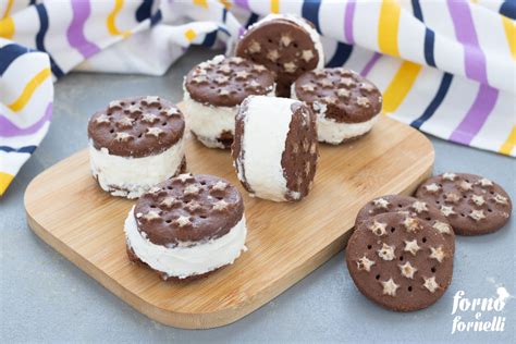 Infografica con le diverse opzioni di farcitura per le merendine Pan di Stelle