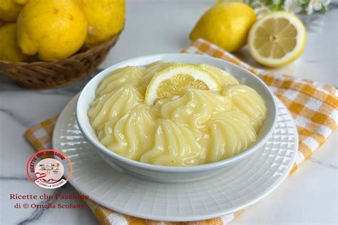 Ciotola con crema morbida al limone
