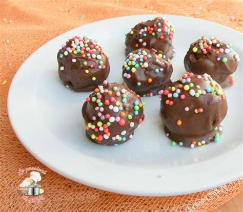 Immagine di palline di Nutella congelate su un vassoio.